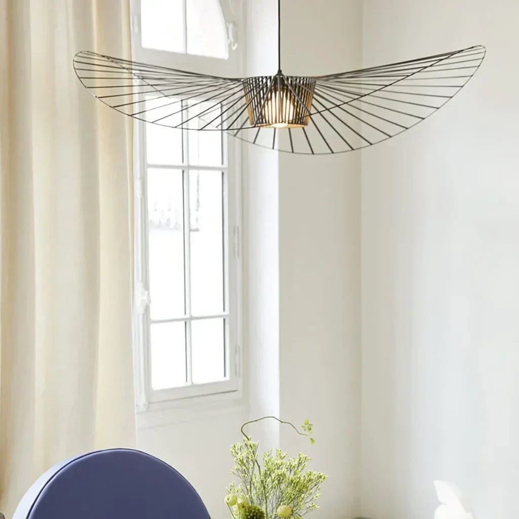 Rosland Vertigo Pendellampe – Elegant Chapeau de Paille Design i Metal og Glas