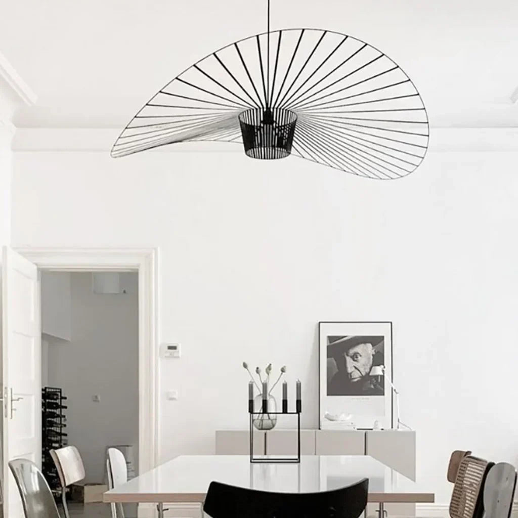 Rosland Vertigo Pendellampe – Elegant Chapeau de Paille Design i Metal og Glas