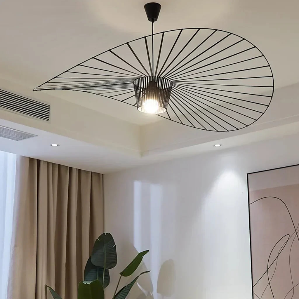 Rosland Vertigo Pendellampe – Elegant Chapeau de Paille Design i Metal og Glas