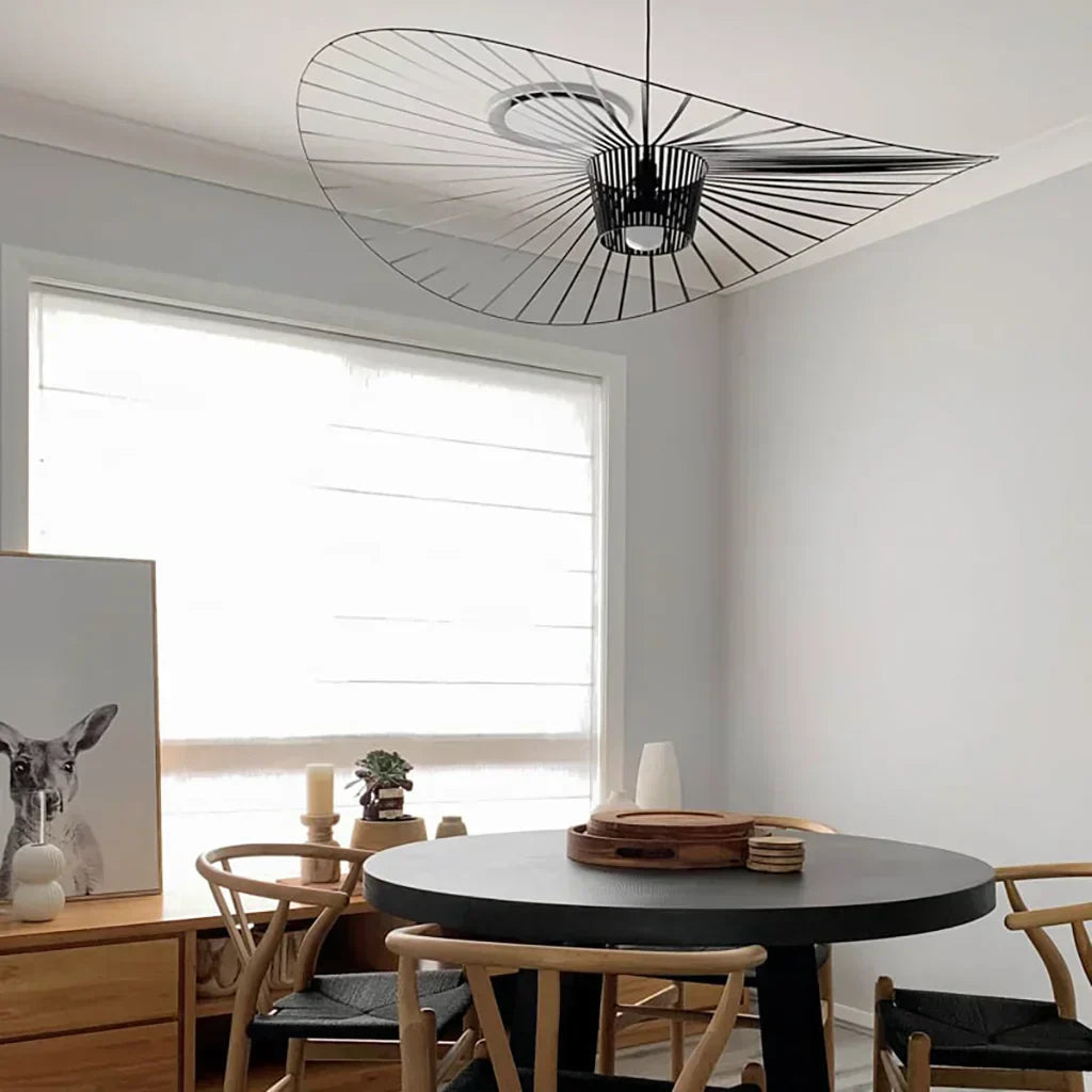 Rosland Vertigo Pendellampe – Elegant Chapeau de Paille Design i Metal og Glas